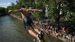Popular city bans public alcohol amid heat wave as people take risks to cool down Sunshine Coast Accountants