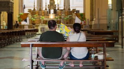 Tourist's church clothing hack leaves travelers sharply divided over sacred-site etiquette Sunshine Coast Accountants